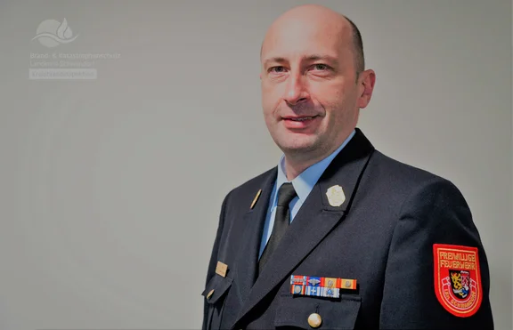 Führungskräfte Feuerwehr Portrait Fertig07.jpg
